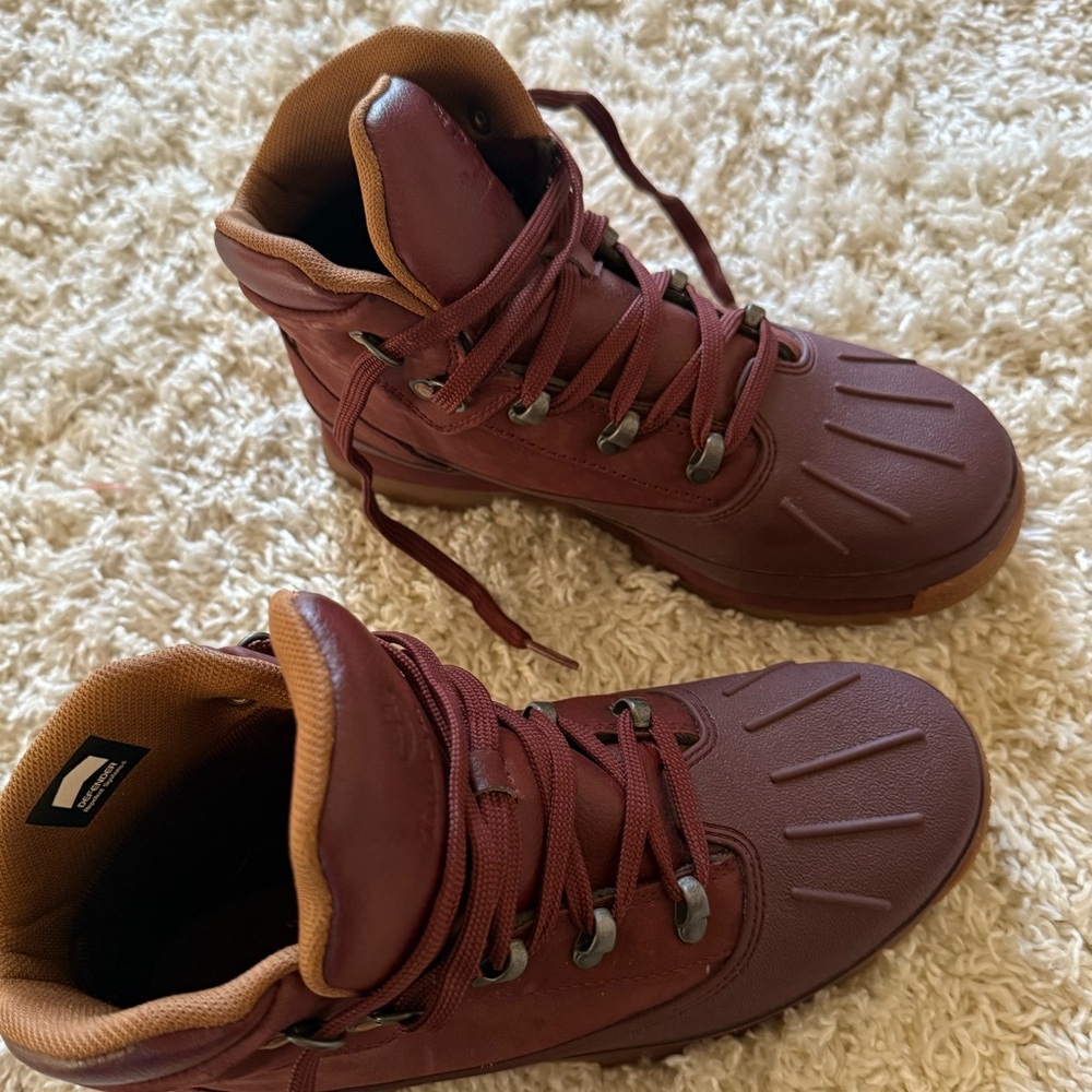 Timberland Defender Boots Size 6.5